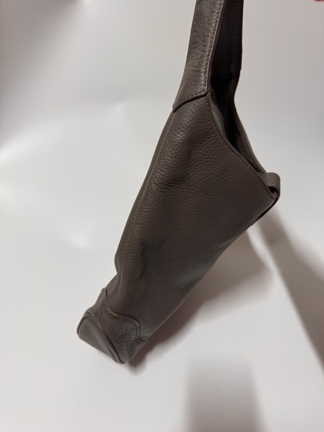 베라왕 가죽 숄더백 상품이미지4