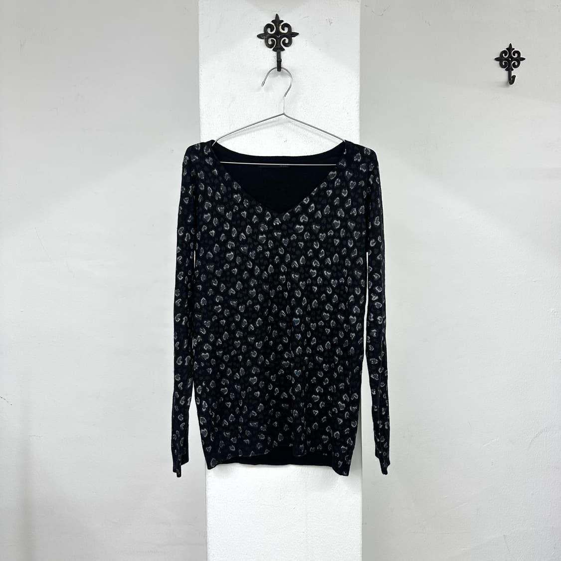 Leopard parttern painting knit 상품이미지2