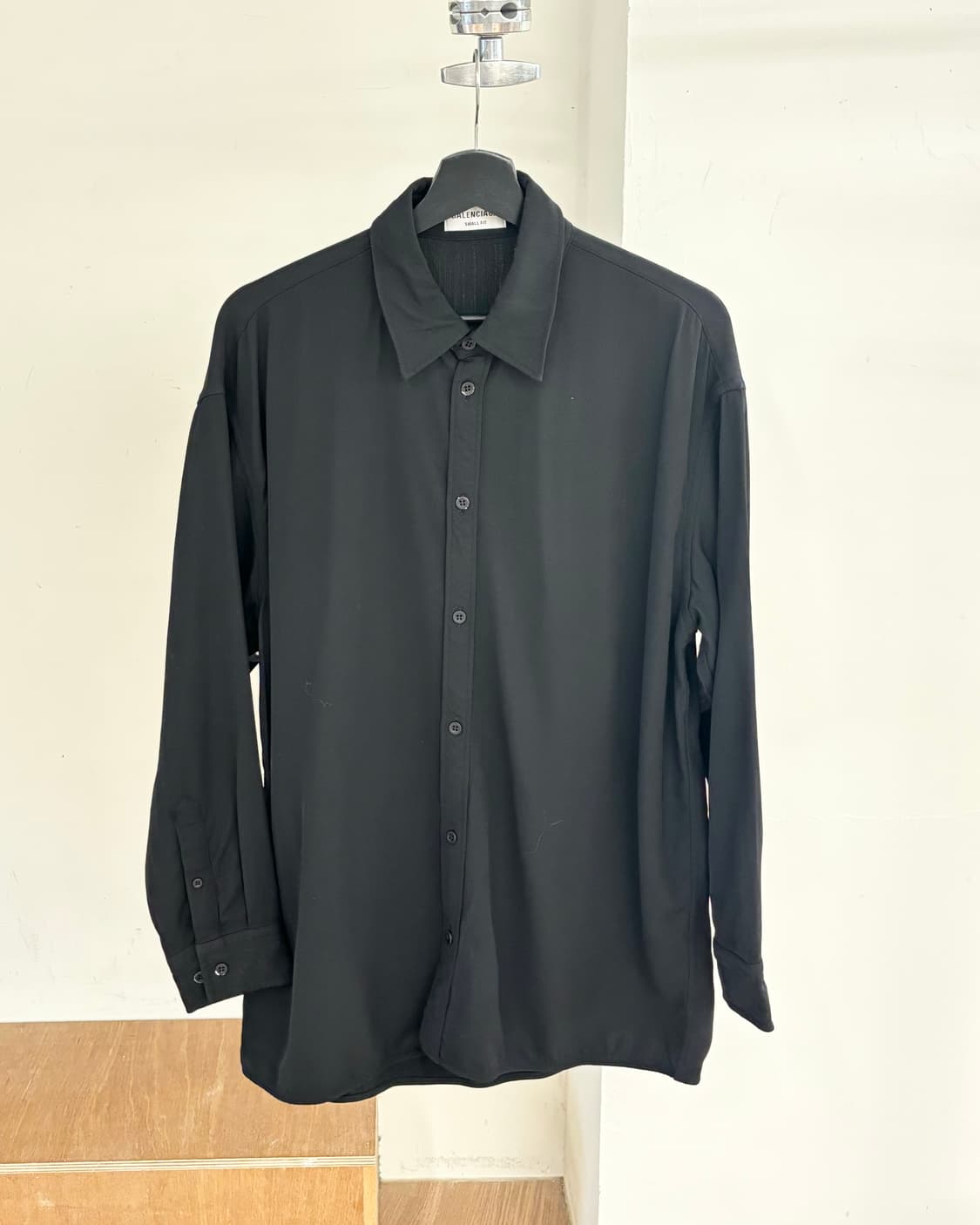 발렌시아가 블랙 오버사이즈 울 셔츠 상품이미지1