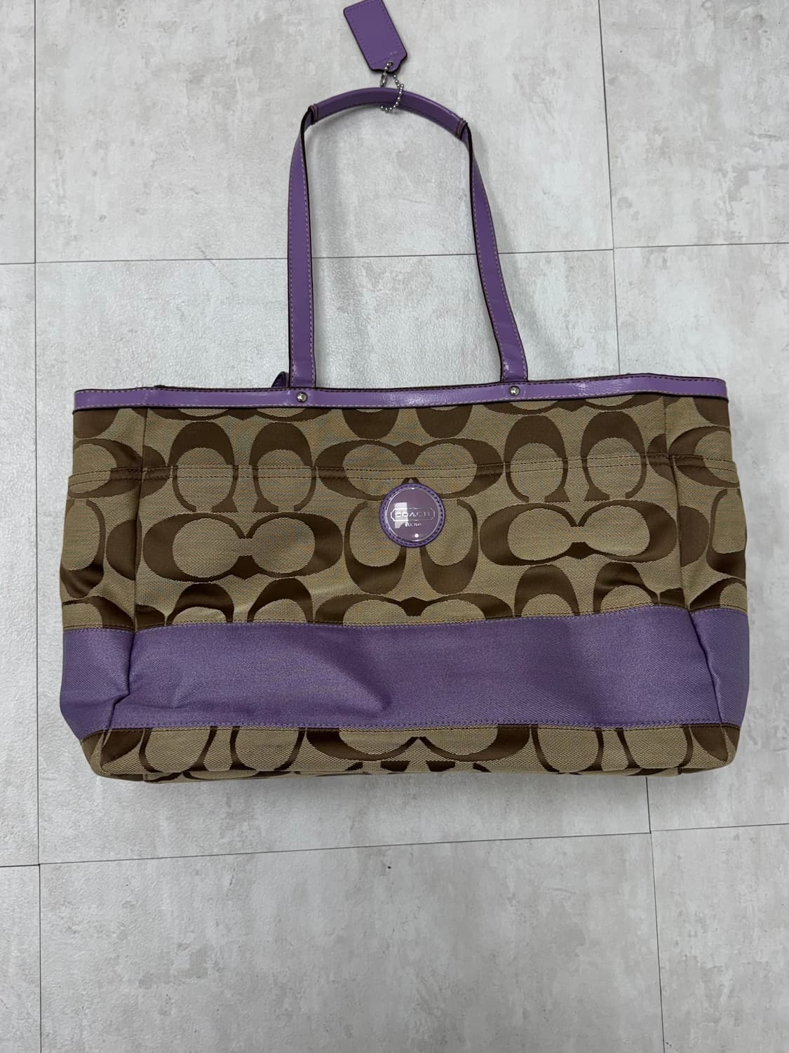 •코치 시그니처 캔버스 퍼플 토트백 상품이미지1