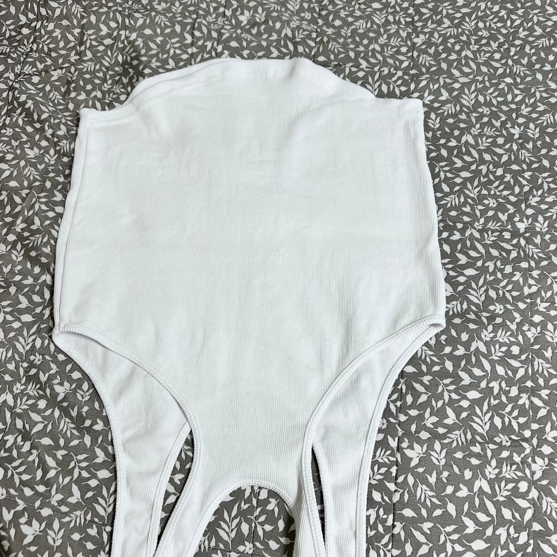 쓰리타임즈 하트 스터드 홀터 탑 상품이미지6
