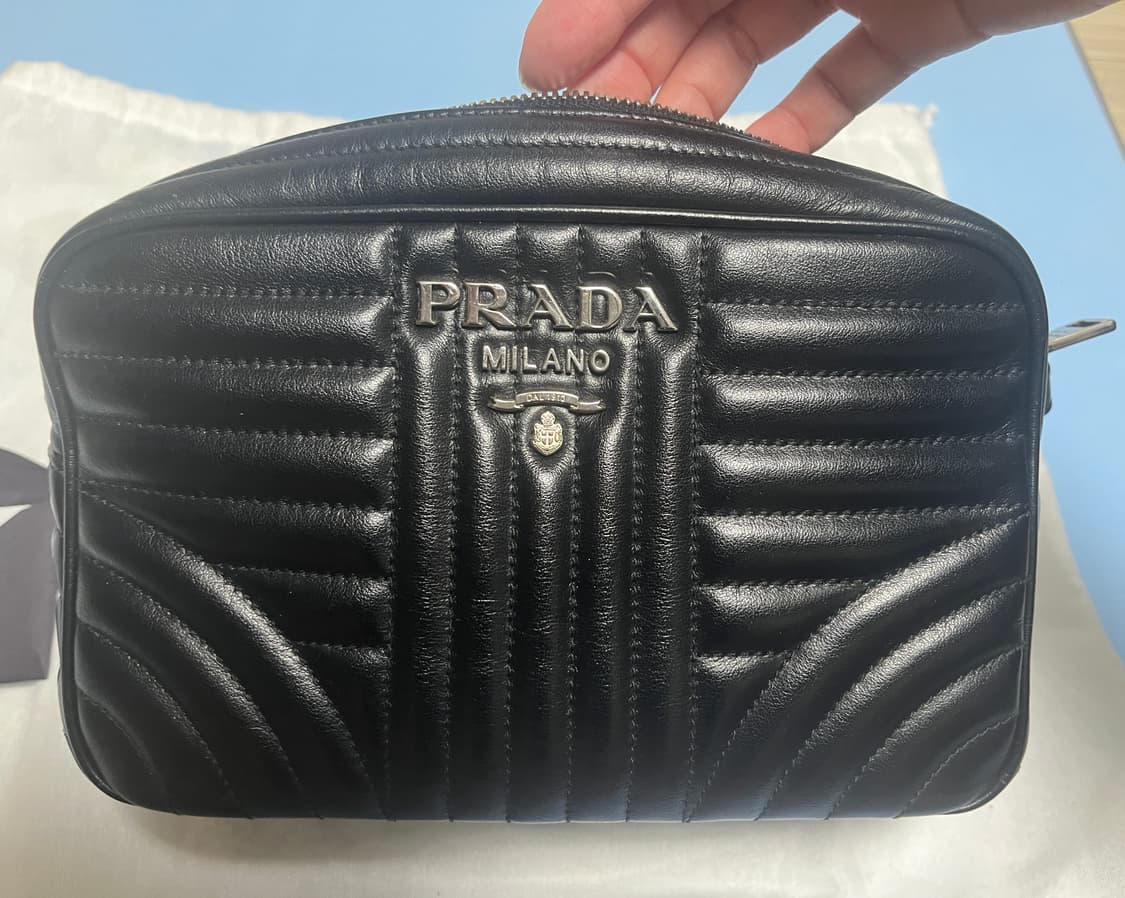 프라다 다이어그램 레더 크로스백 1BH083 상품이미지4