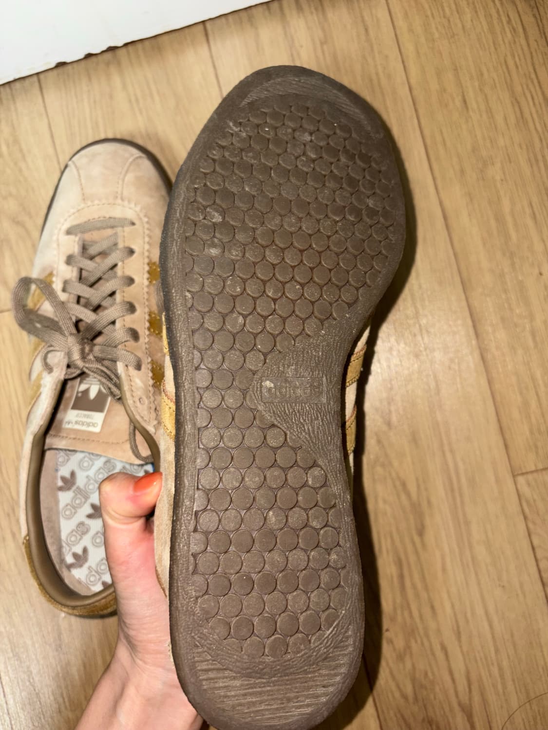 아디다스 토바코 팬톤 메사 상품이미지5
