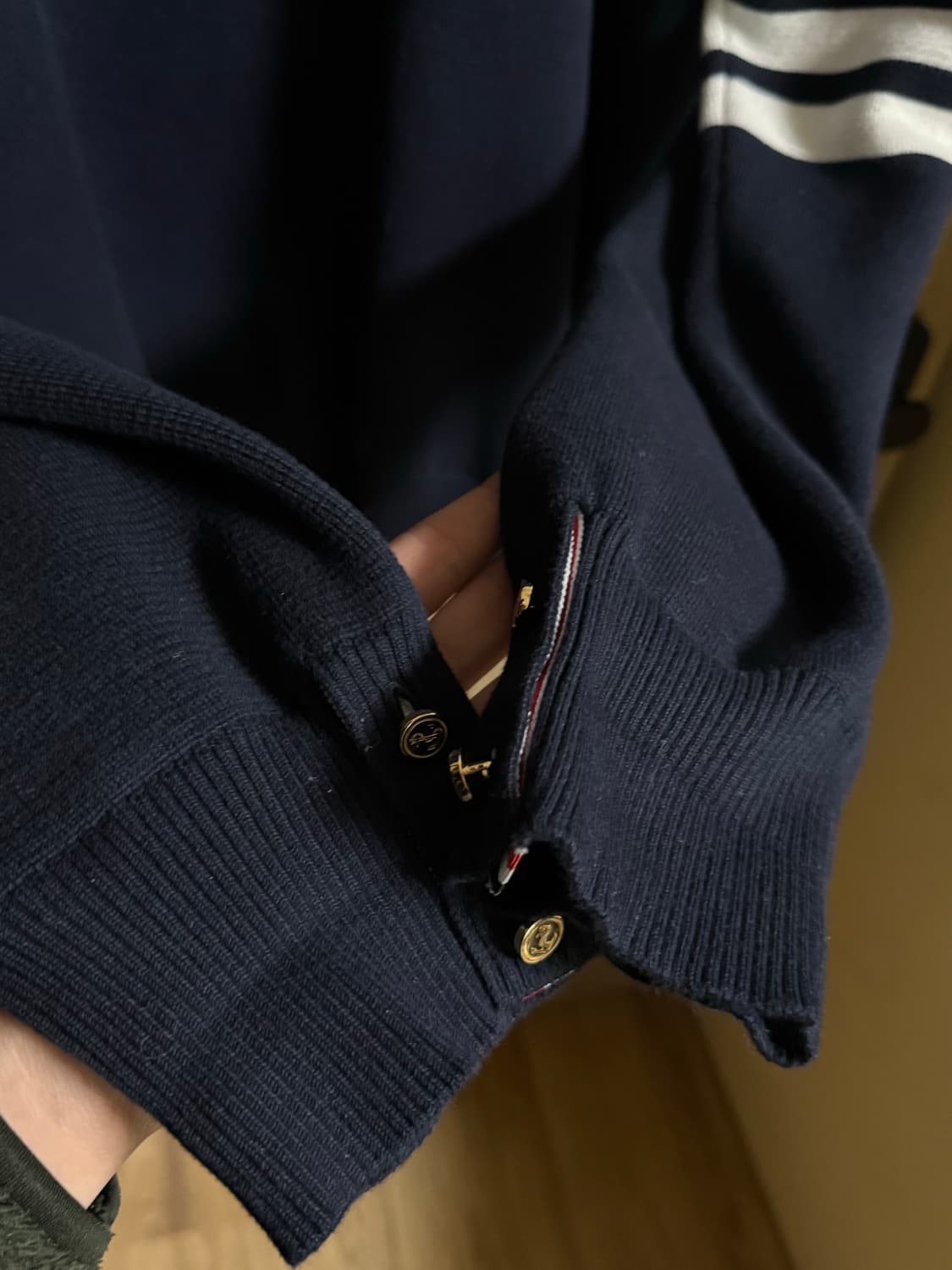 톰브라운 사선완장 밀라노스티치 금장 니트 네이비 5 상품이미지6