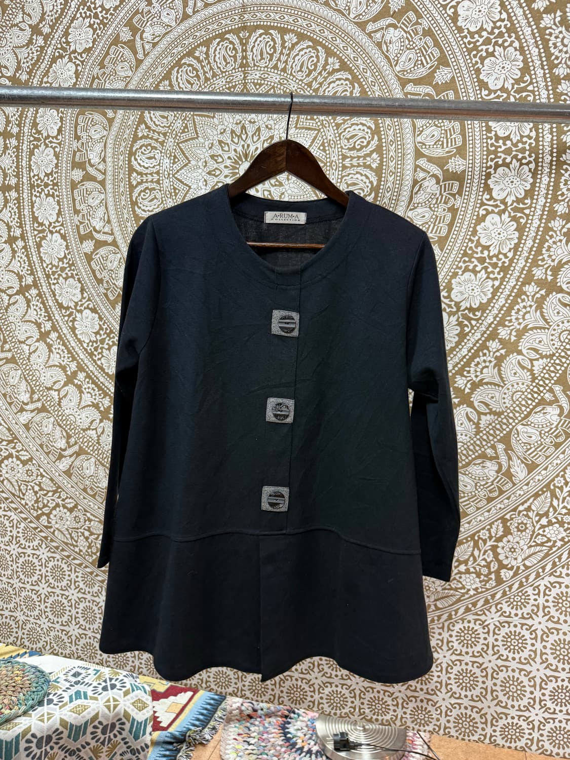 A.RUM.A 제페니즈 빈티지 여성 버튼 디테일 롱슬리브  상품이미지2