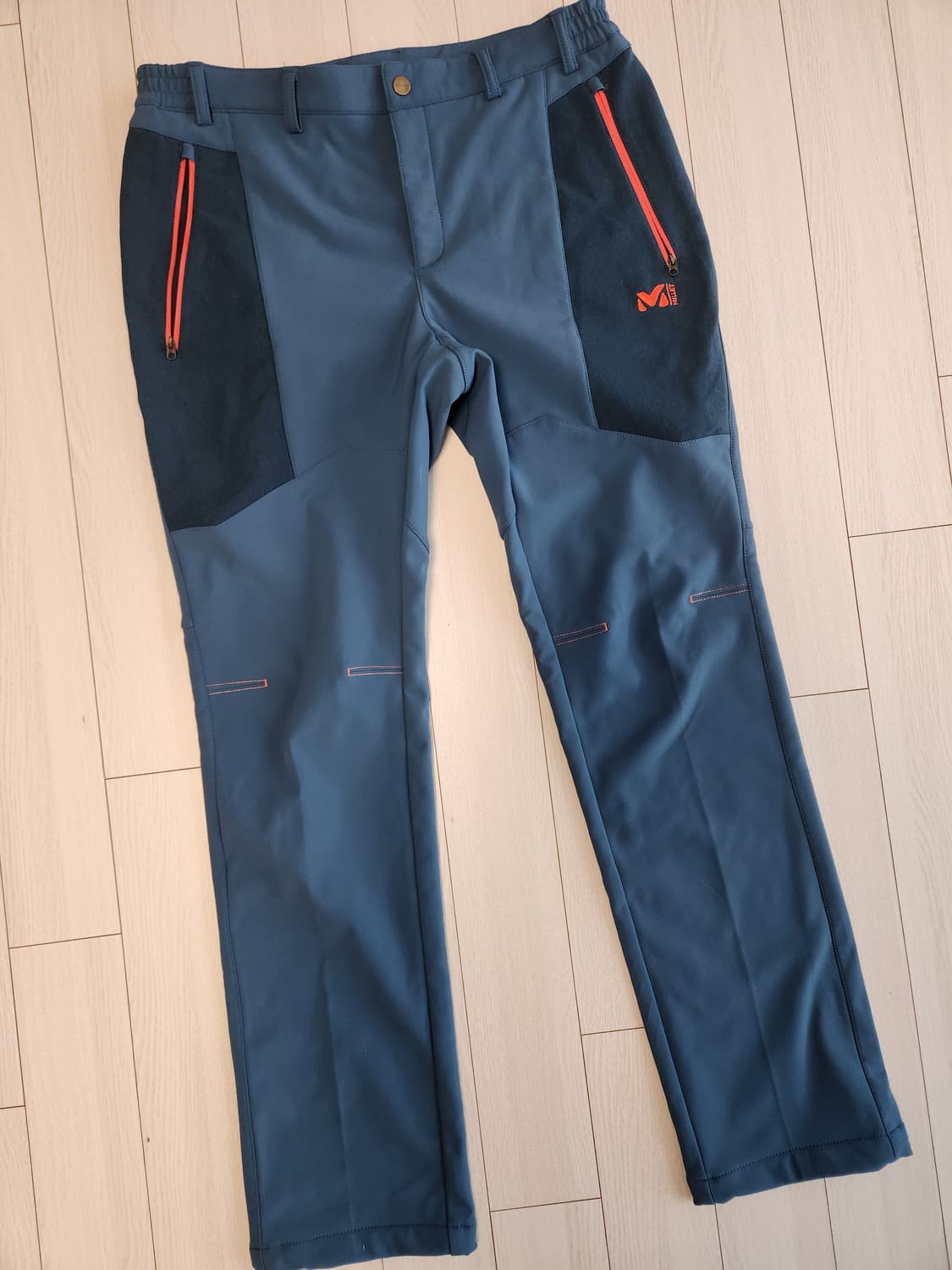 밀레 아웃도어 등산 바지 사이즈84 

약기모에요

지퍼 줄 빼버렸어요  상품이미지1