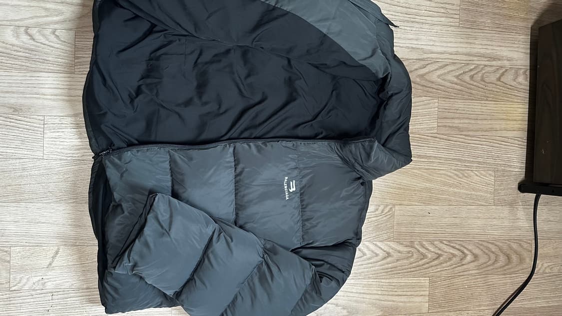 발렌시아가 C자형 패딩 재킷 상품이미지2