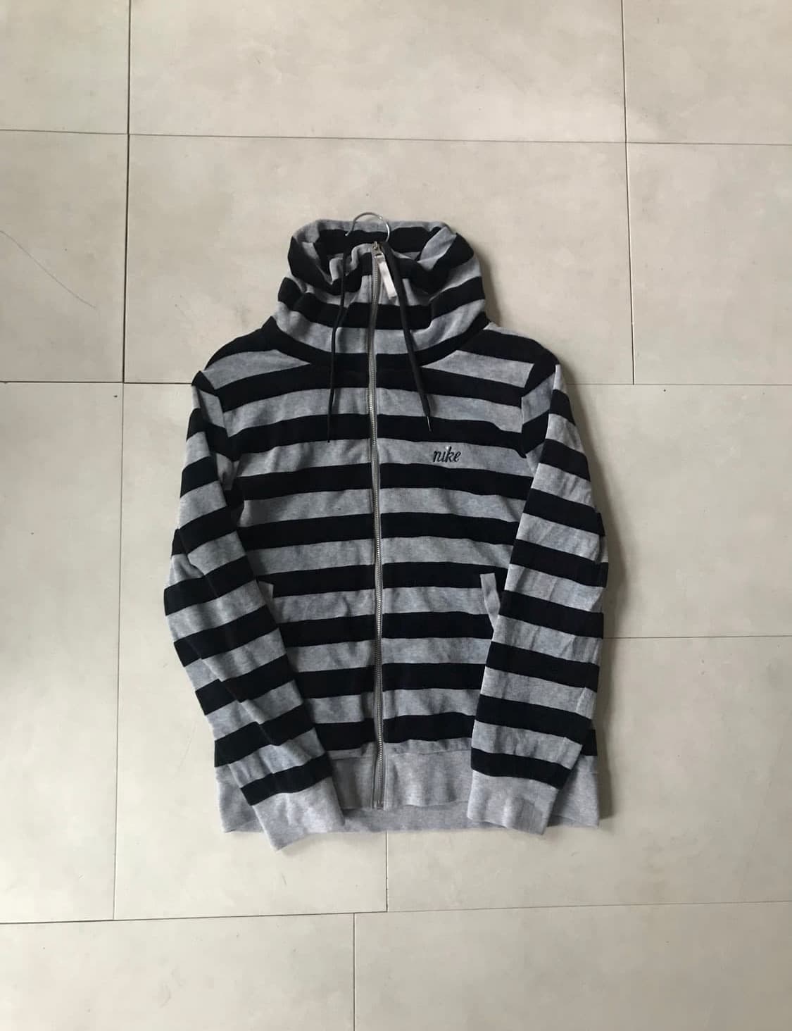 나이키 하이넥 스트라이프 벨벳 집업 상품이미지3