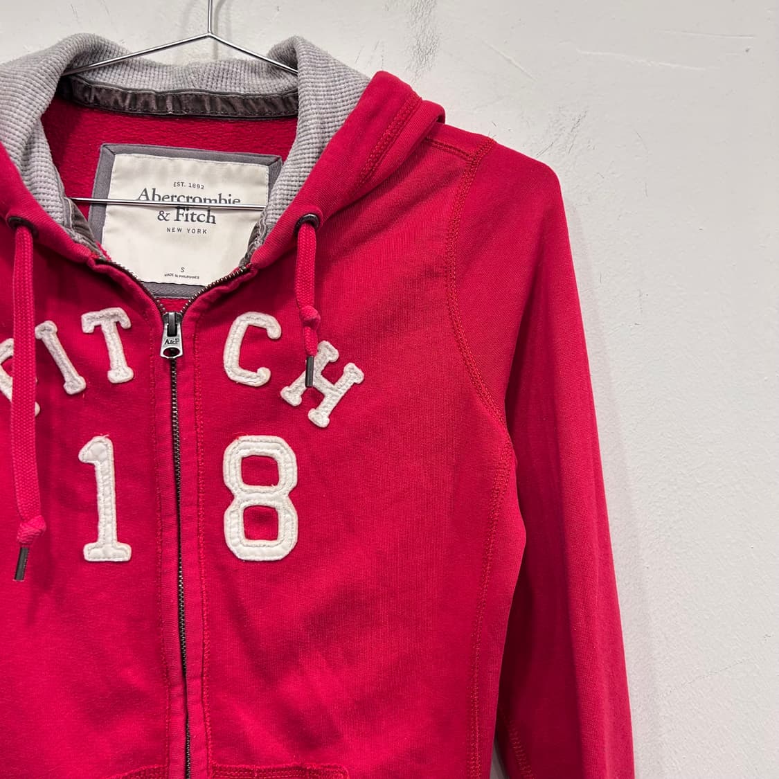 아베크롬비 앤 피치 스탠다드 크롭 후드집업 상품이미지1