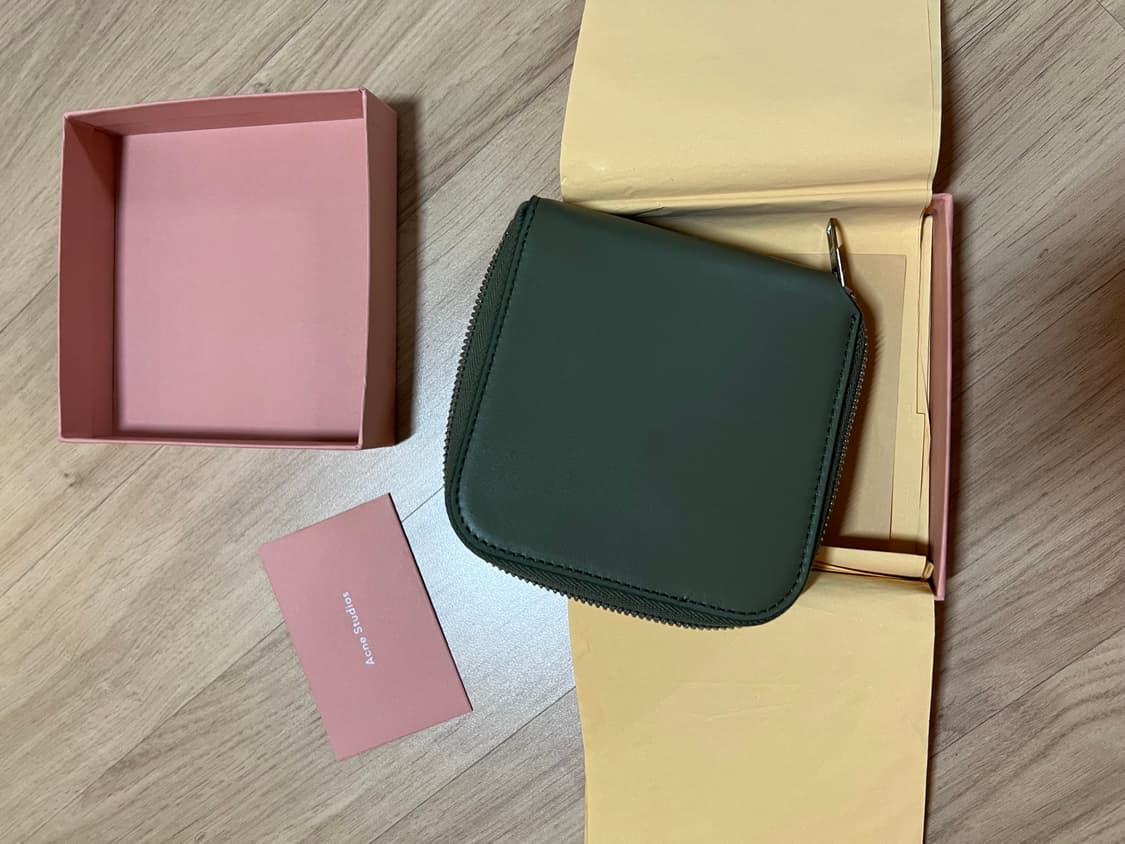 아크네스튜디오 가죽 반지갑 새상품 상품이미지6