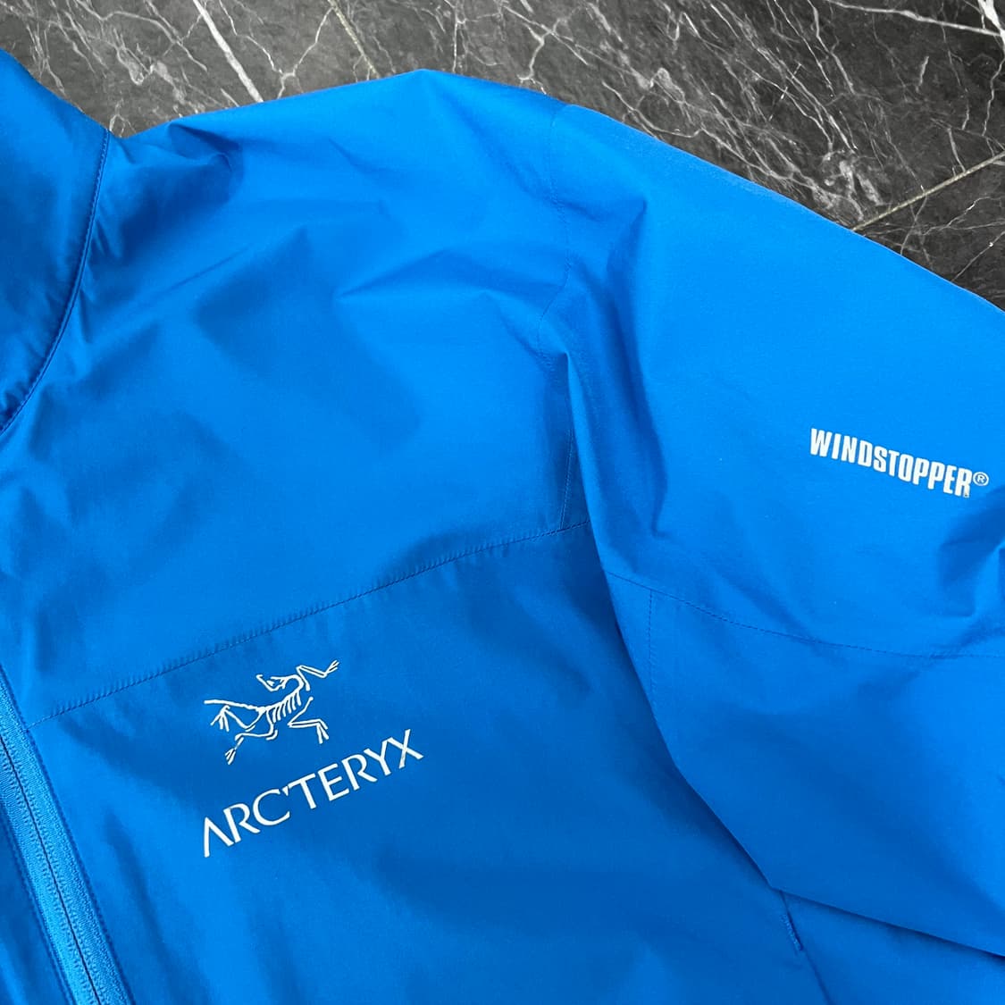 아크테릭스 로고 윈드스토퍼 자켓 블루 상품이미지4