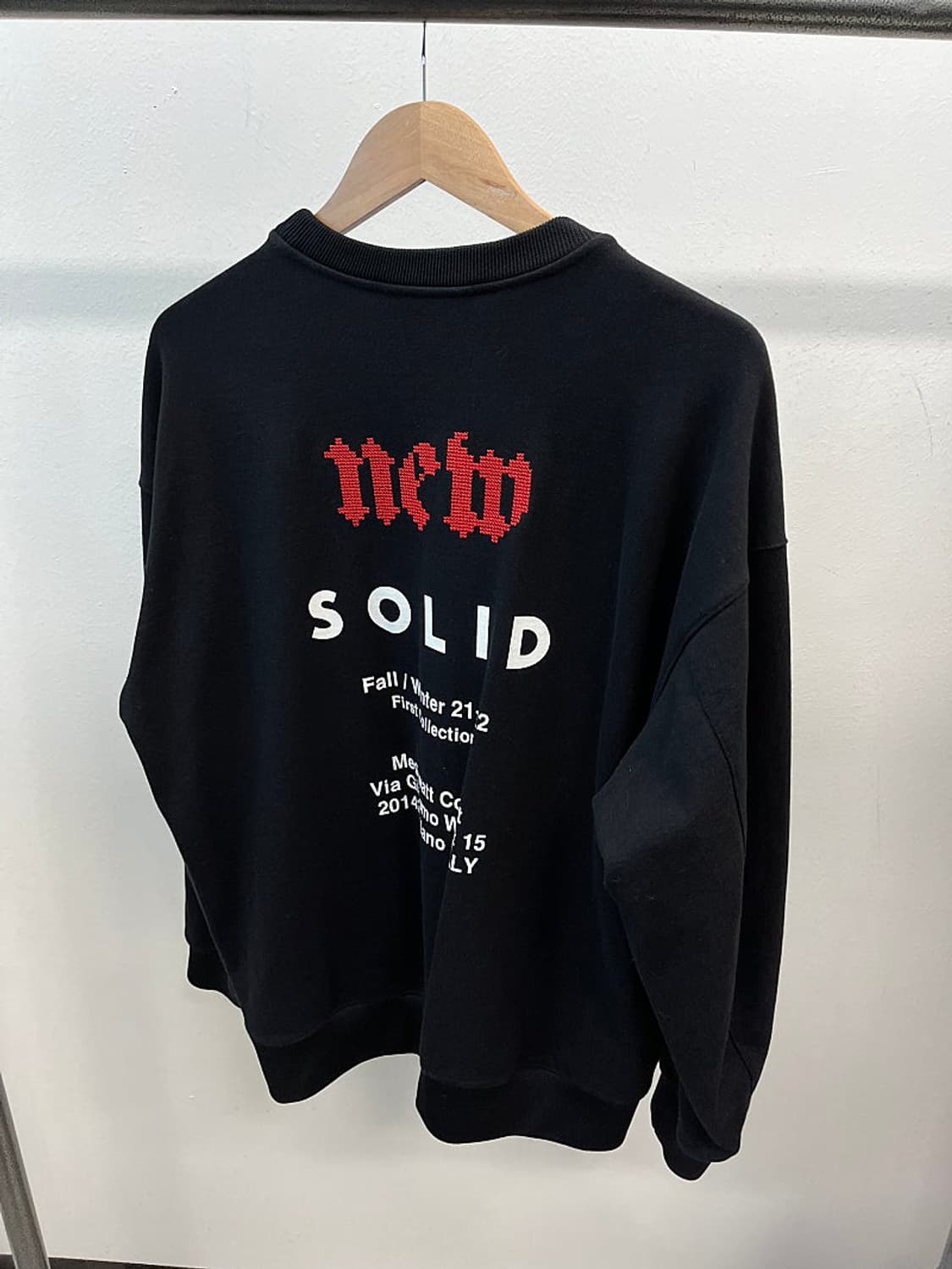 100) 솔리드옴므 백프린트 맨투맨  상품이미지5