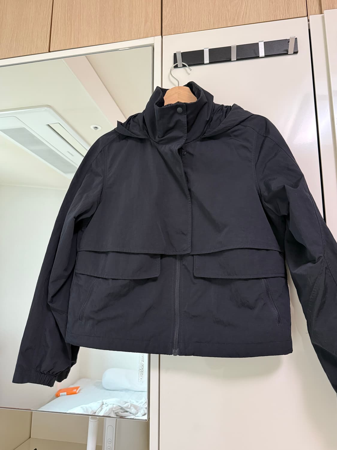 룰루레몬 블랙 바람막이 160/80A (상태 매우좋음) 상품이미지1