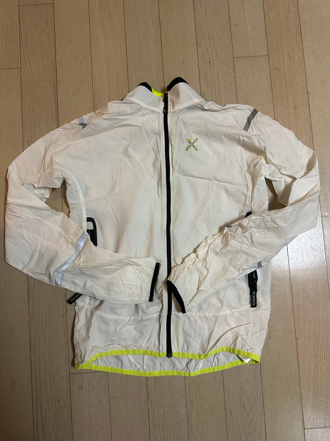 몬츄라 바람막이 상품이미지1