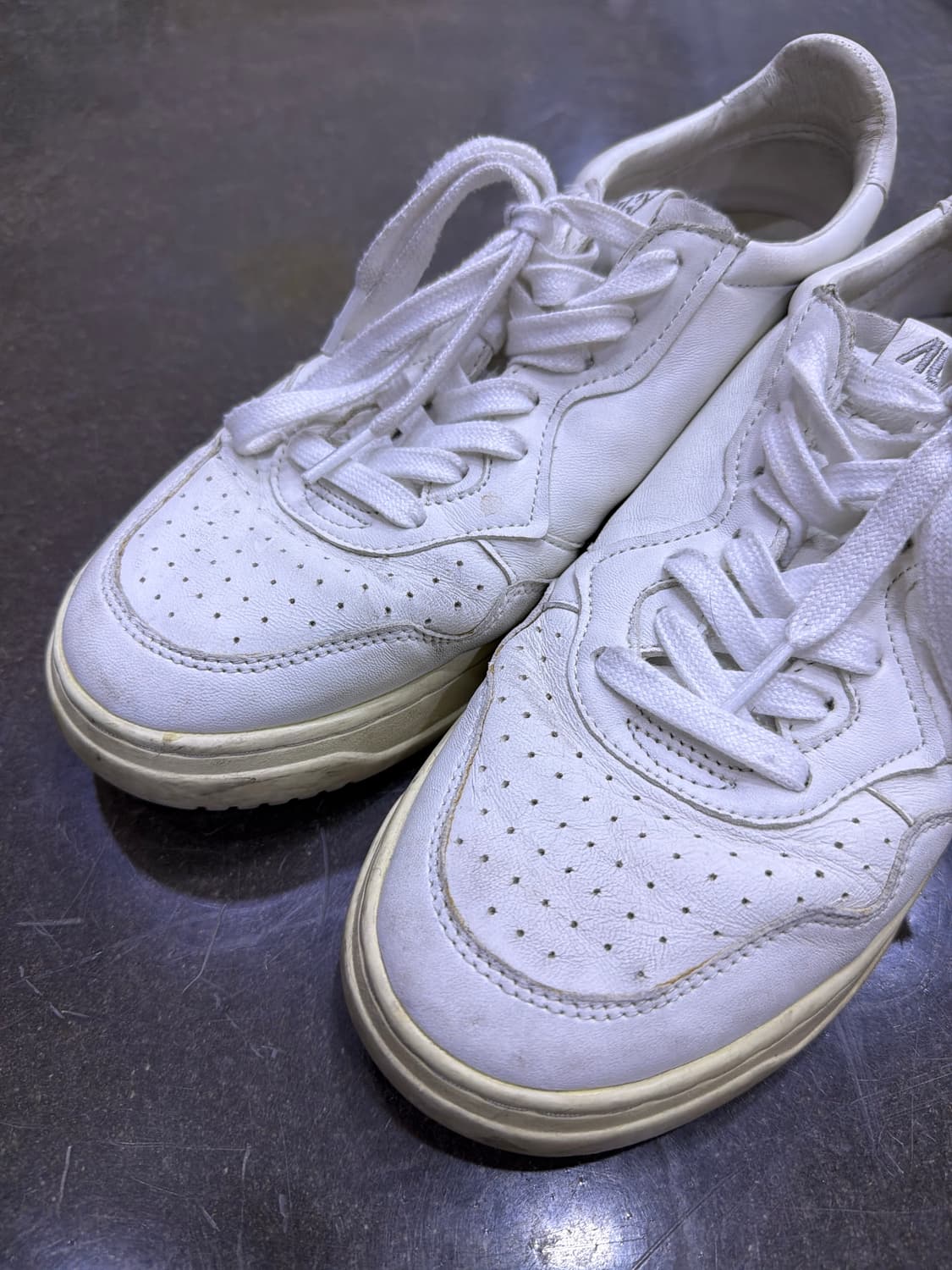 오트리 메달리스트 고트스킨 스니커즈 화이트 43 상품이미지2