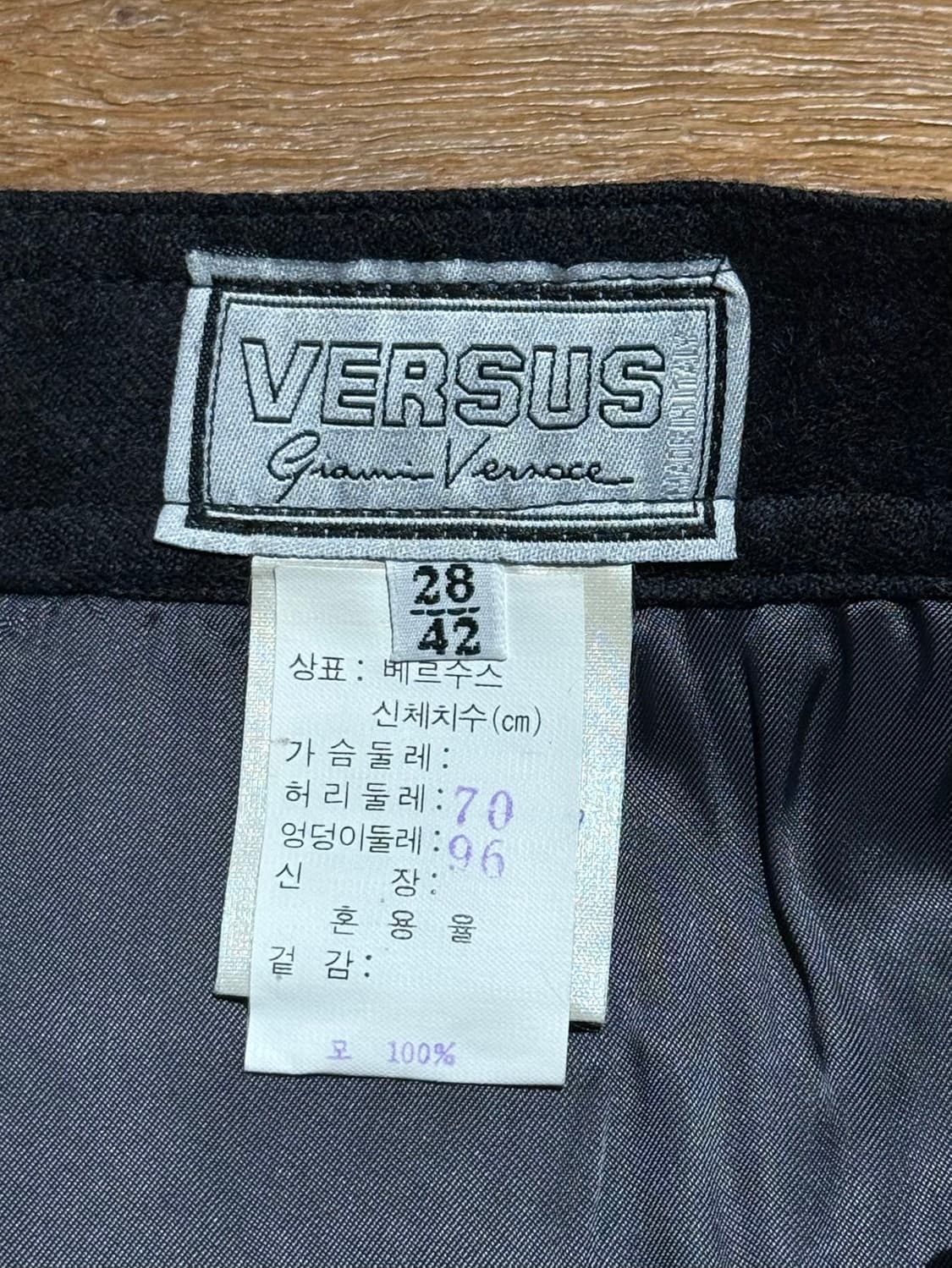 베르수스 차콜 금장 버튼 울 롱 스커트 상품이미지7