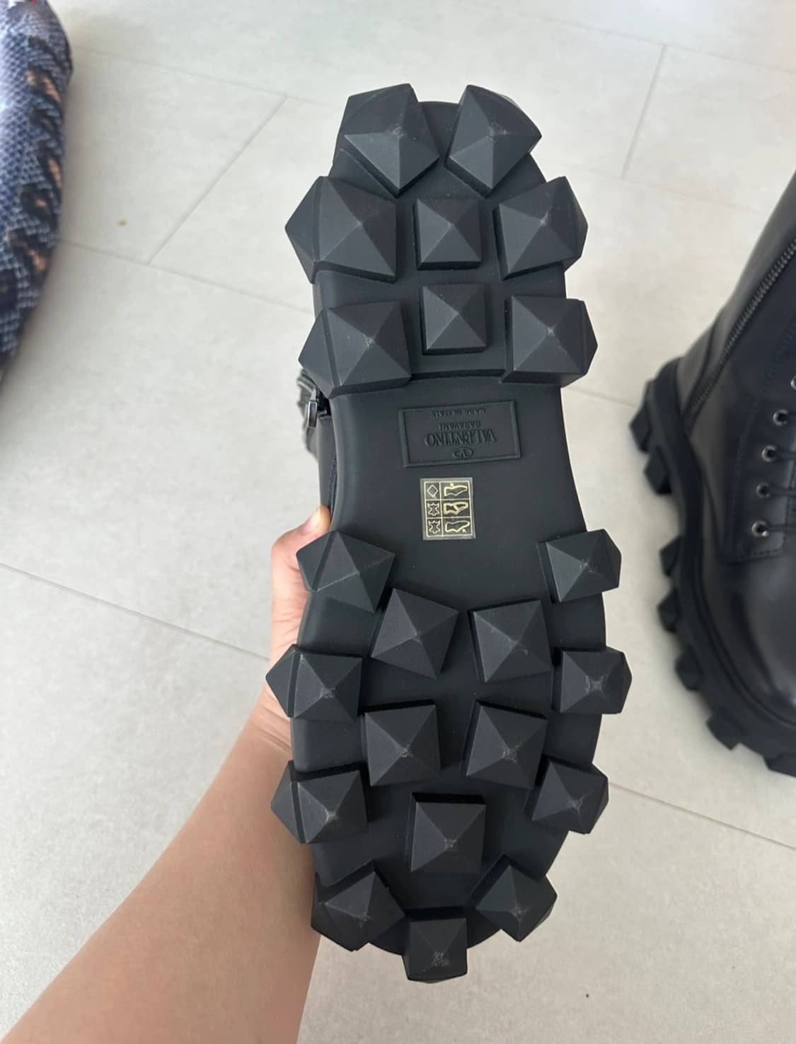 (280)  발렌티노 트랙스터드 카프스킨 부츠 국내매장 정품 상품이미지3