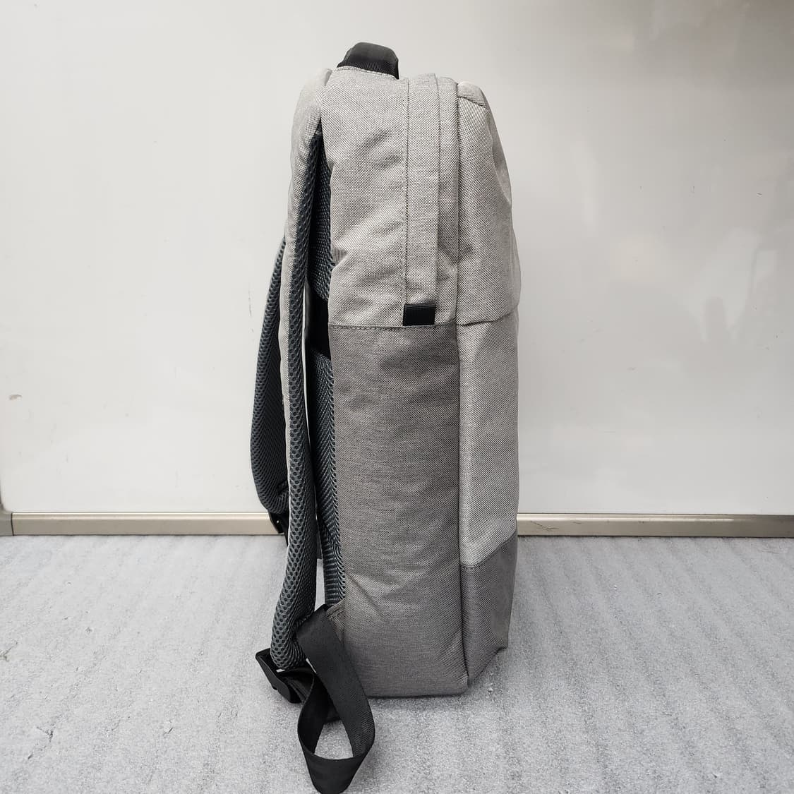 내셔널지오그래픽 백팩 그레이 투톤 컬러 상품이미지4