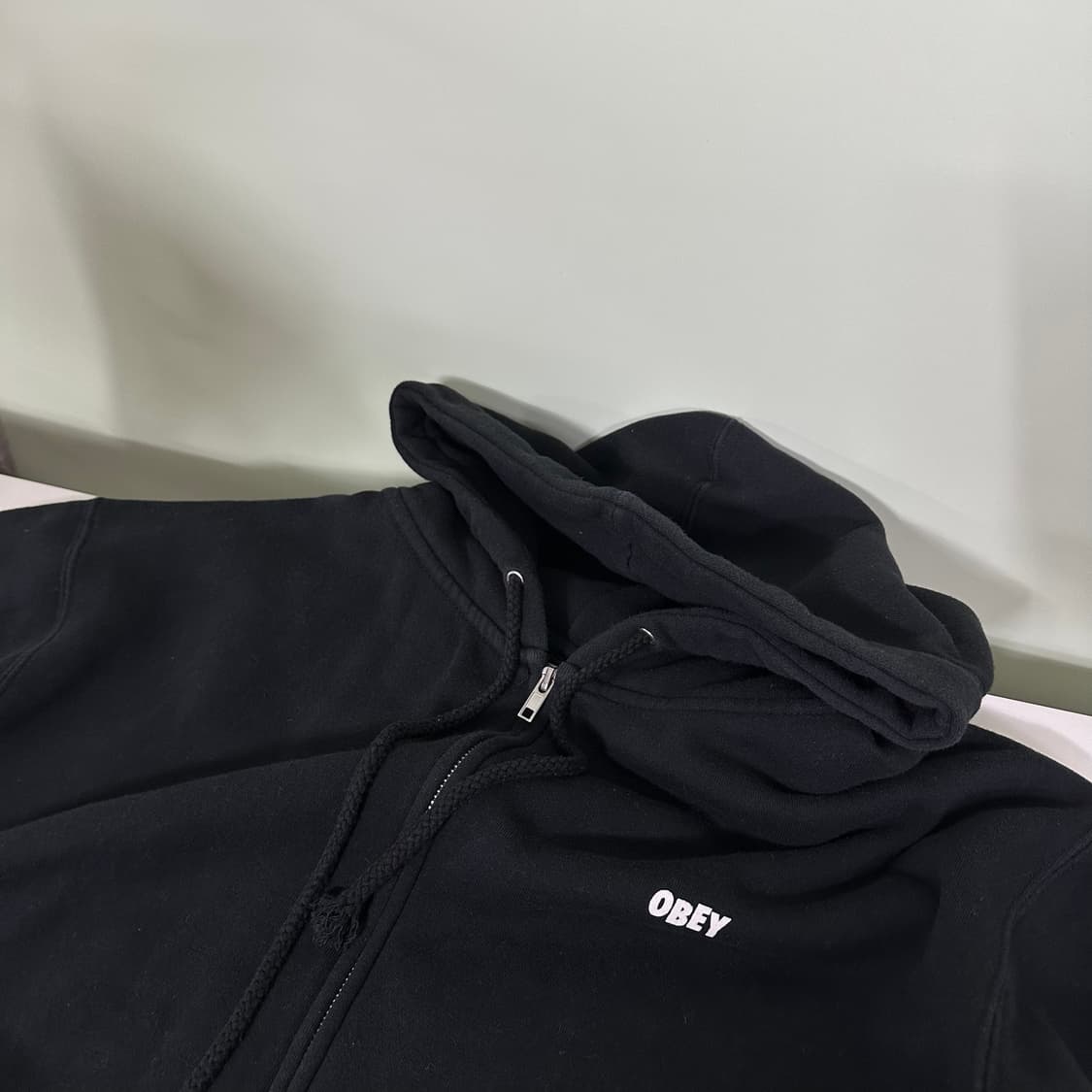 M 오베이 블랙 백로고 후드집업 상품이미지4