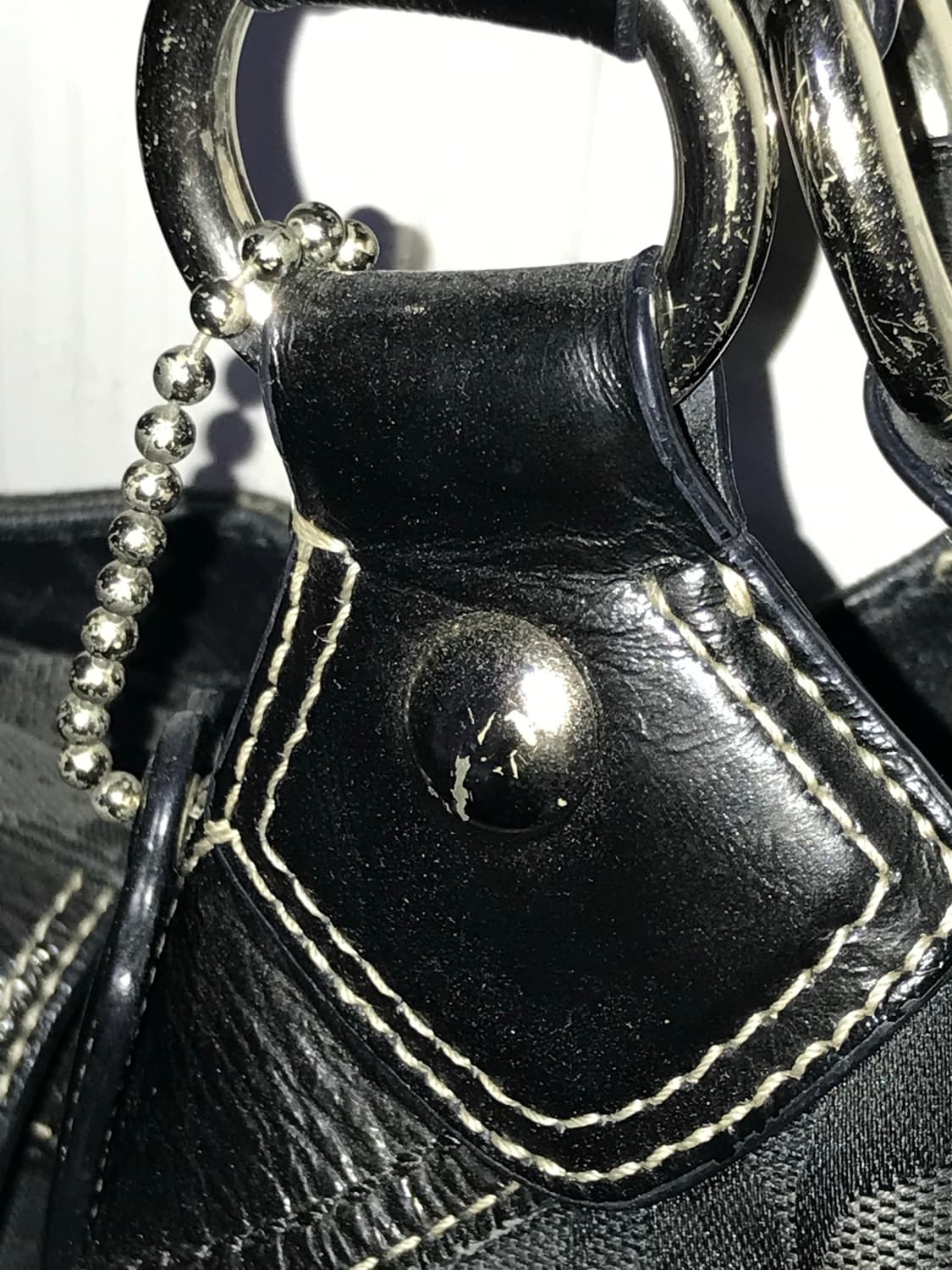 코치 빈티지 버클 숄더백 네이비 색상 상품이미지4