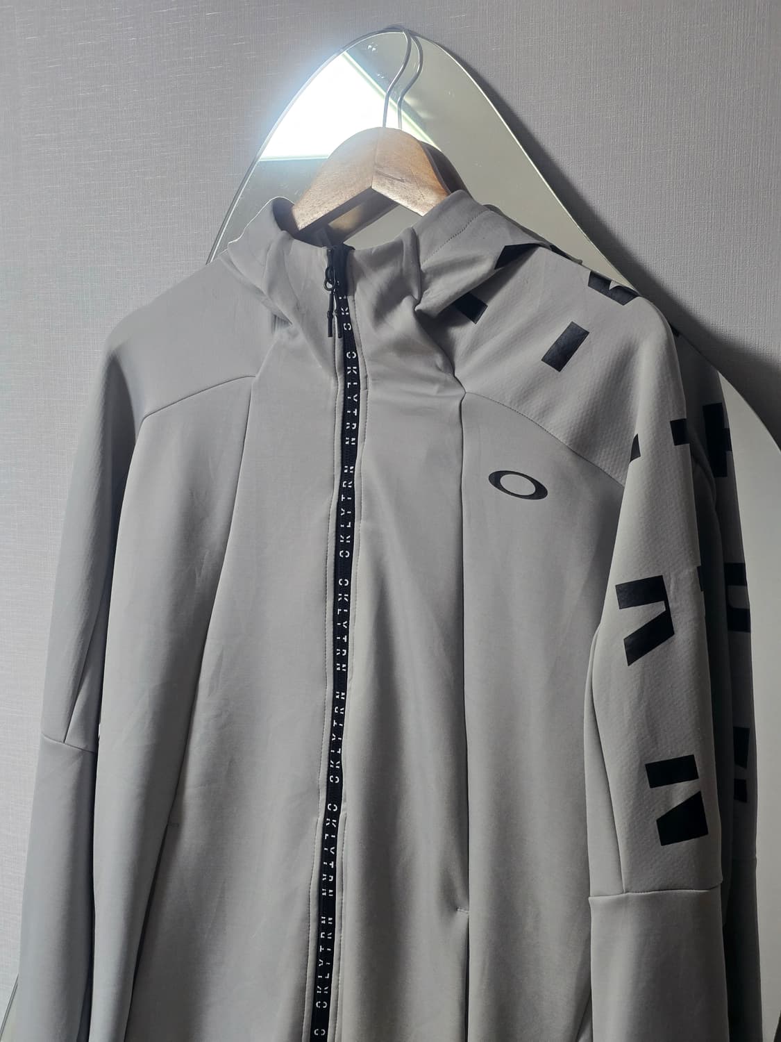 오클리 재팬 후드집업 자켓 100사이즈 상품이미지2
