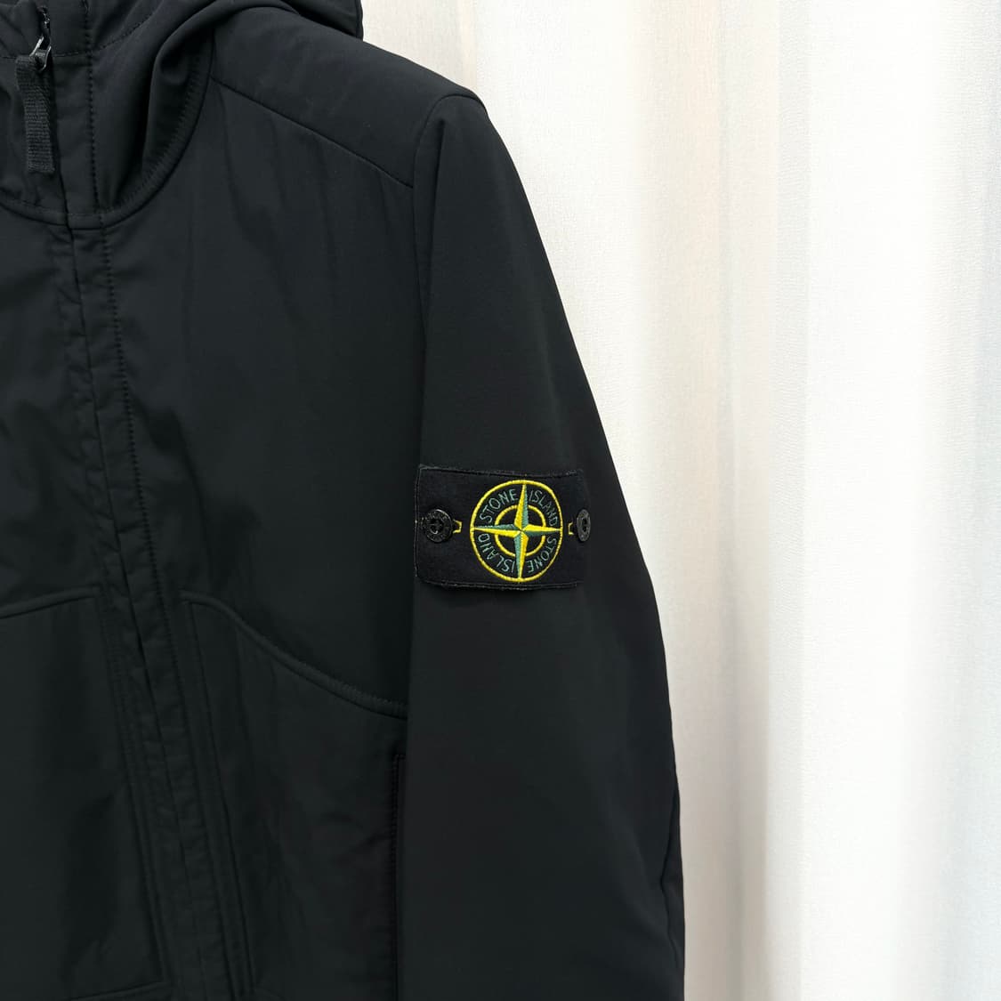 [M] 스톤아일랜드 소프트쉘 후드 바람막이 상품이미지2