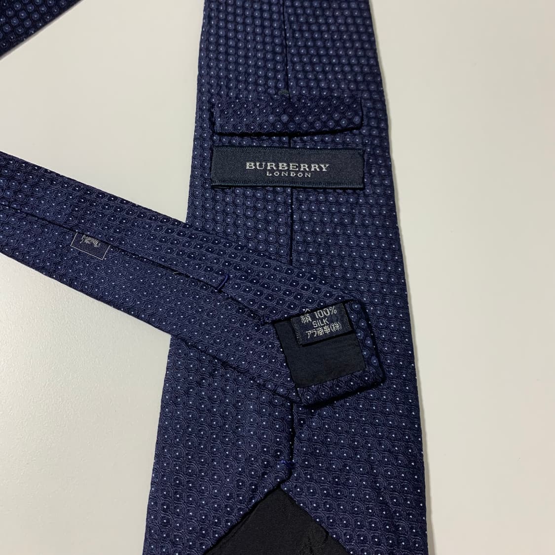 버버리(BURBERRY) 네이비 도트 명품넥타이 A+등급 9.4cm 상품이미지5