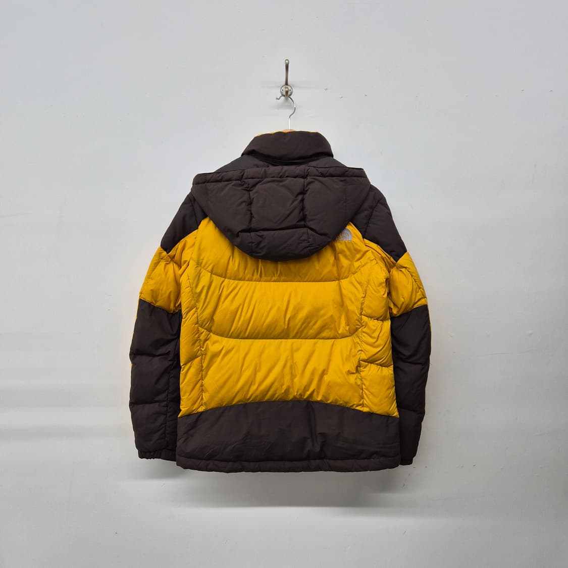 노스페이스 700 구스다운 옐로우/브라운 배색 눕시 패딩 남녀공용 M 상품이미지8