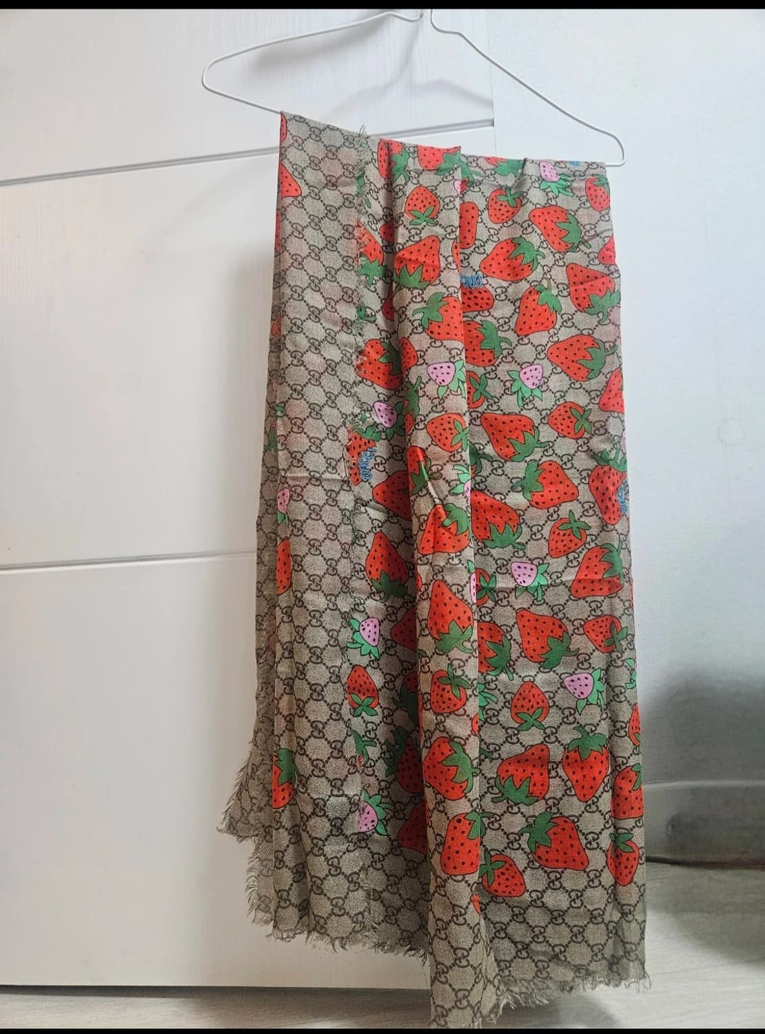 구찌 딸기 스카프 상품이미지5