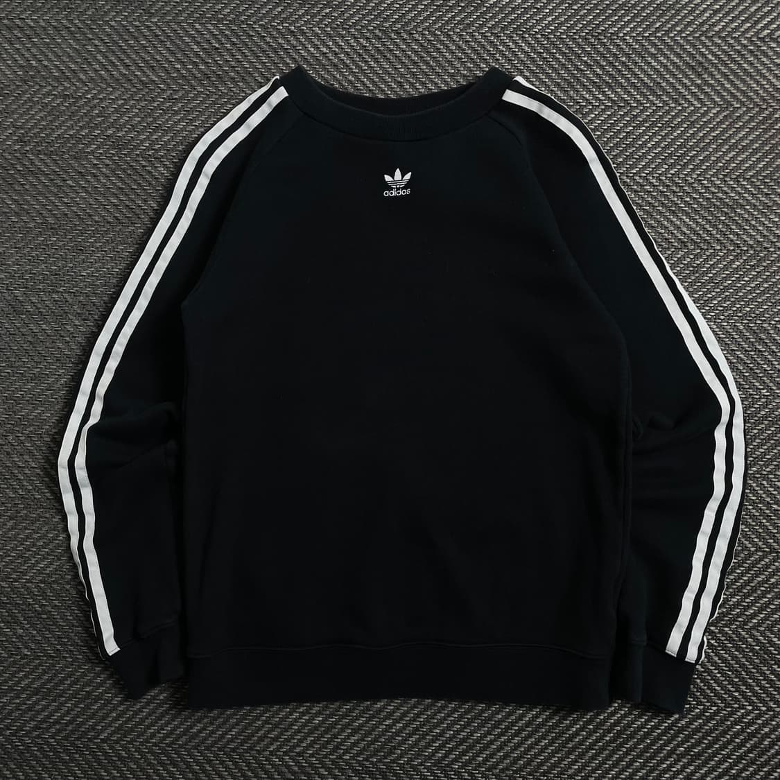 아디다스 트레포일 센터로고 스웻 긴팔 티셔츠 블랙 o 4399 상품이미지1