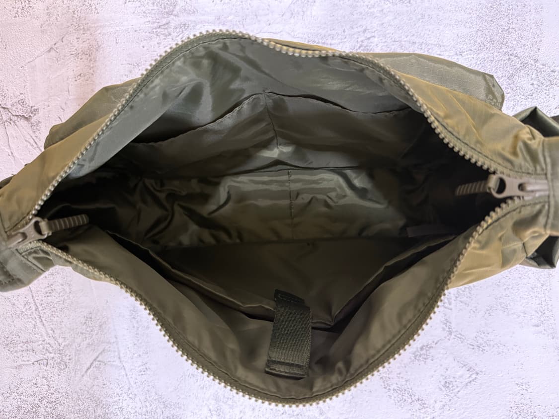 유니클로 멀티포켓 숄더백 상품이미지3