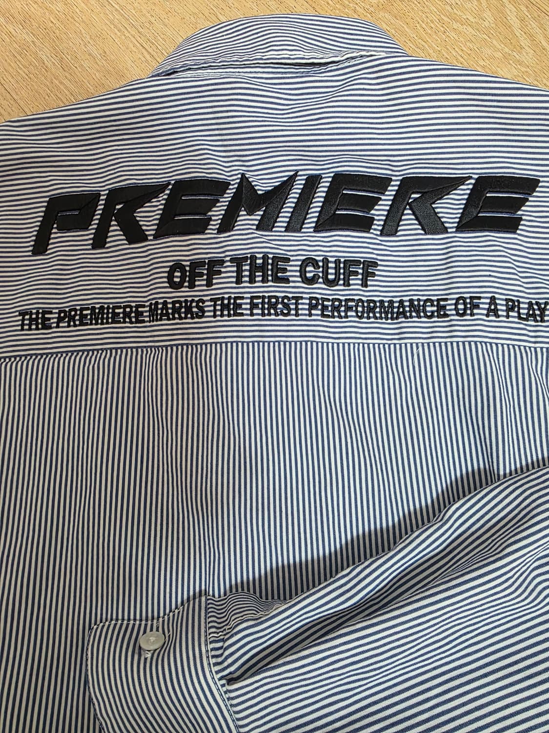 지오송지오 스트라이프 오버핏 자수 셔츠 상품이미지2