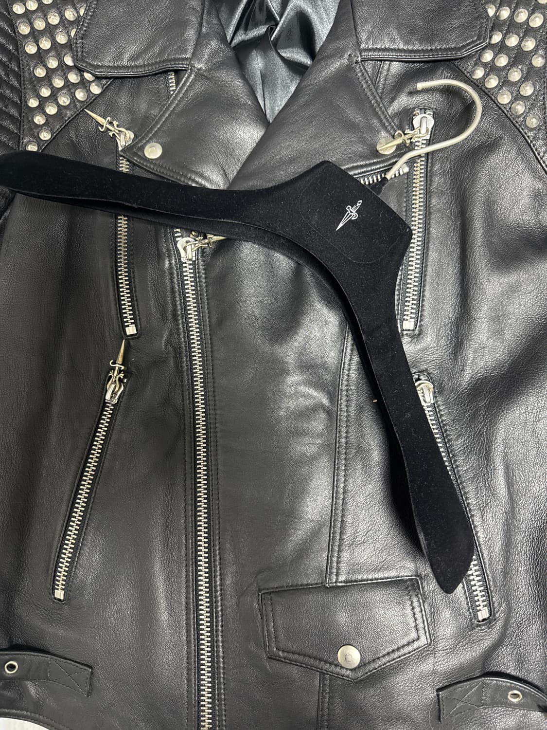 체사레파치오티 검장식 스터드 카프스킨  더블카라 바이커자켓 상품이미지9