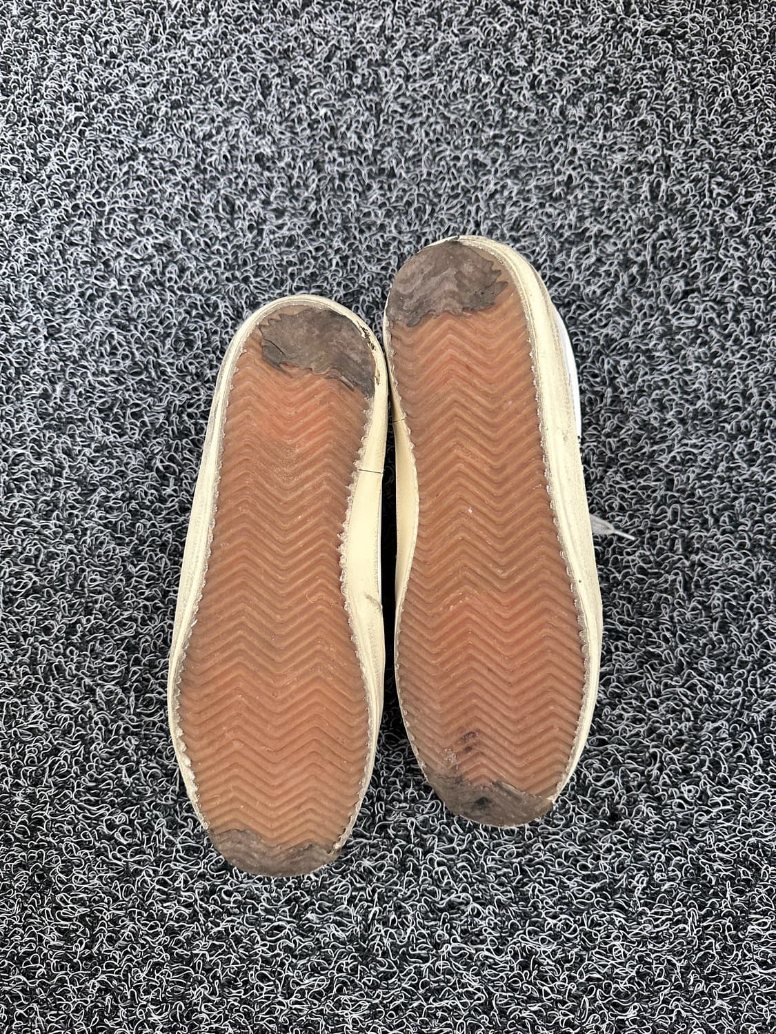 골든구스 슈퍼스타 스니커즈 40사이즈 260mm 상품이미지4