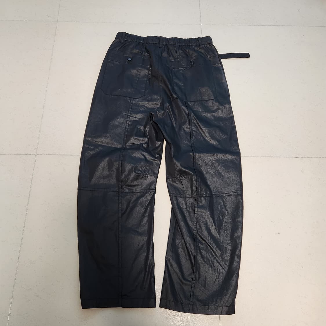 인사일런스 커브드 코튼 팬츠 COATED BLACK 상품이미지7