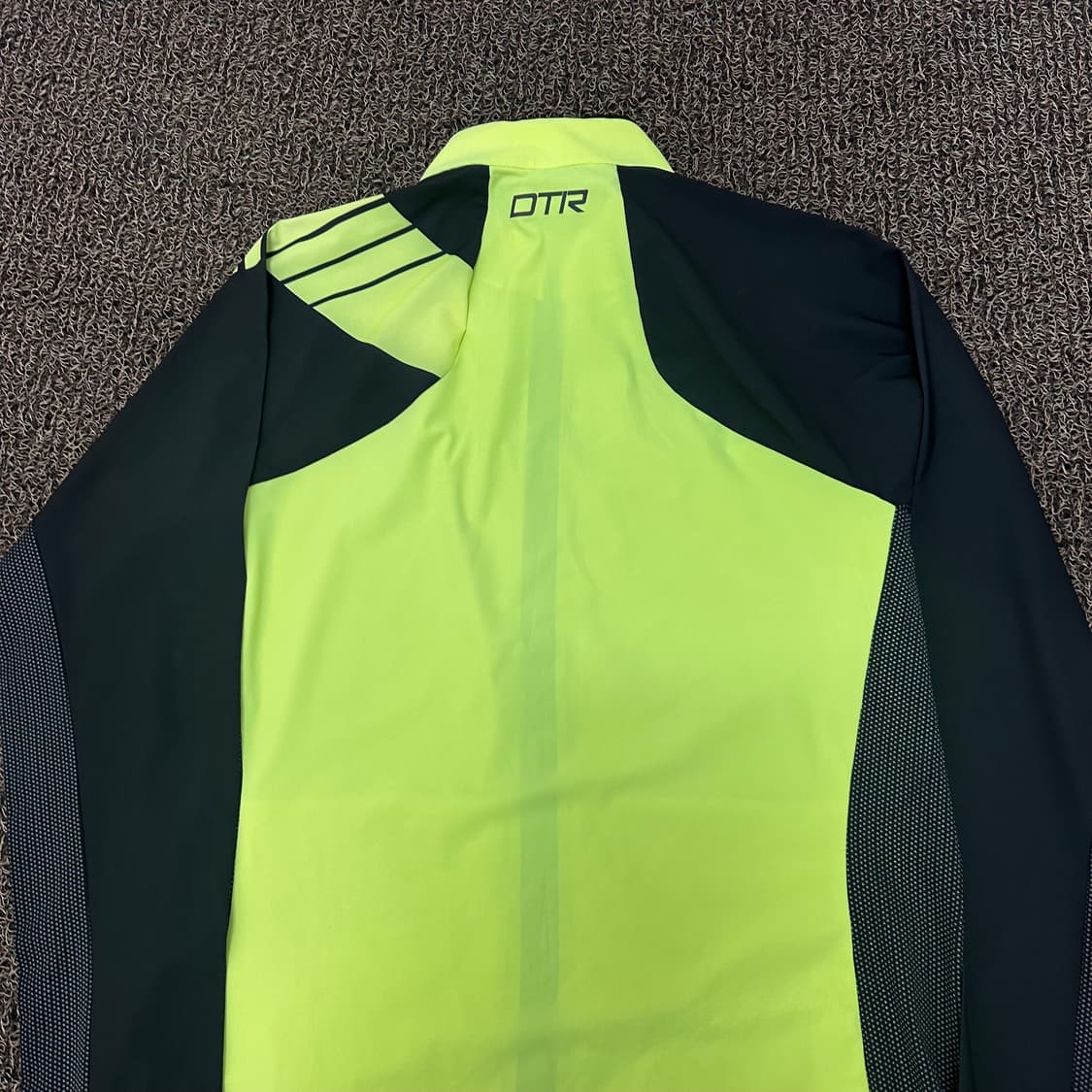 데상트 기능성 집업 운동복 100(L) 상품이미지6