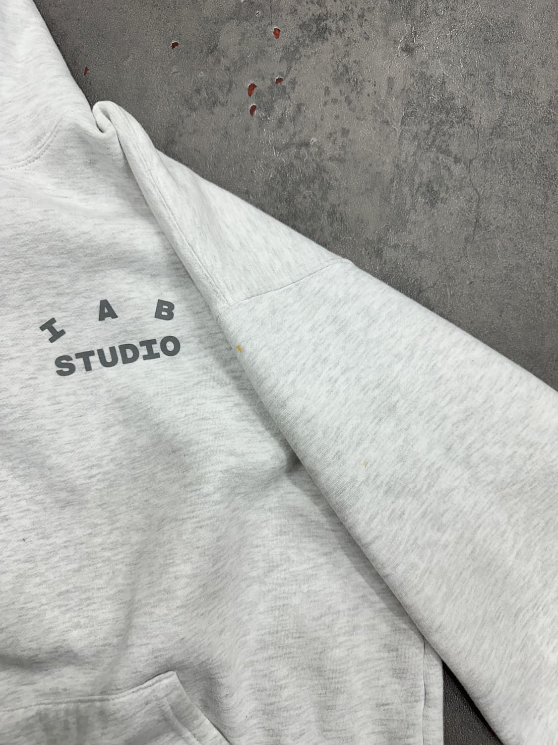 아이앱 10주년 후드티 상품이미지3