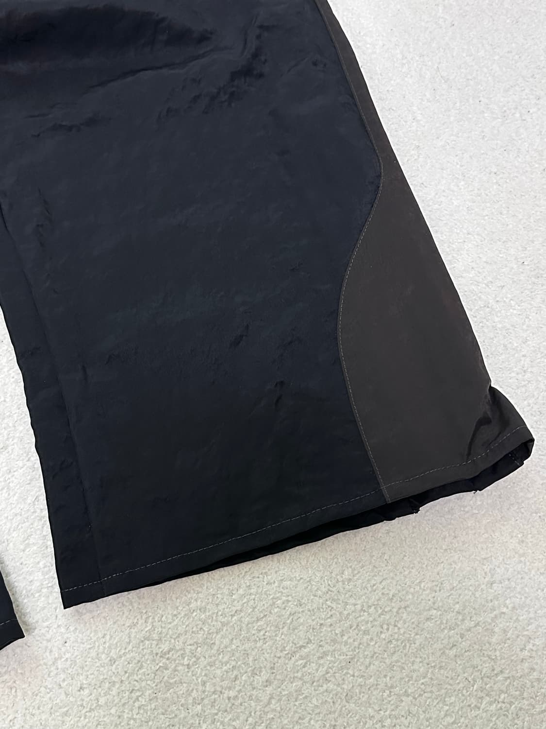 파프롬왓 파 나일론 볼륨 라인 팬츠 블랙 브라운  1사이즈 상품이미지6