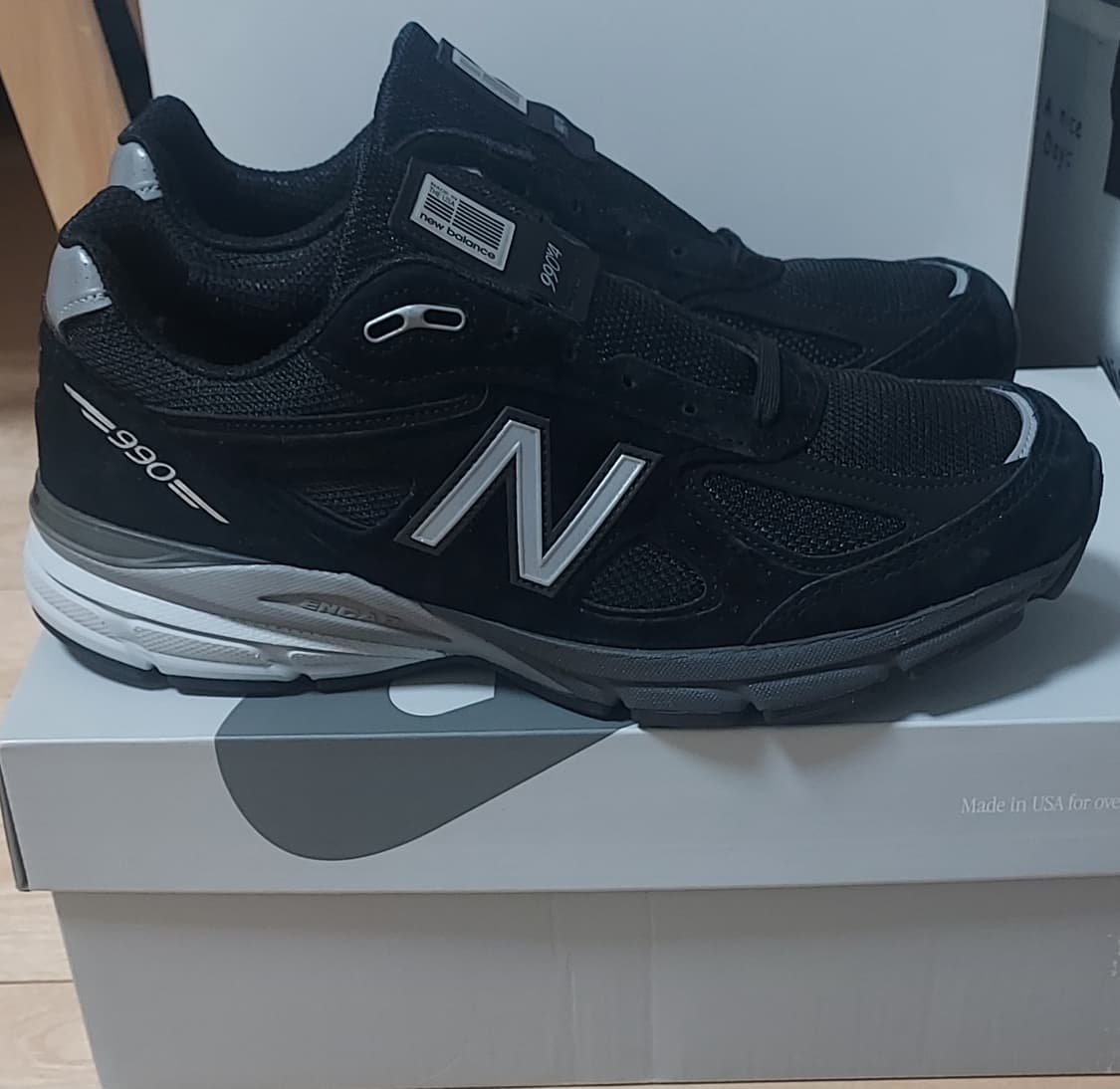 (275)뉴발란스 990V4 블랙  상품이미지4