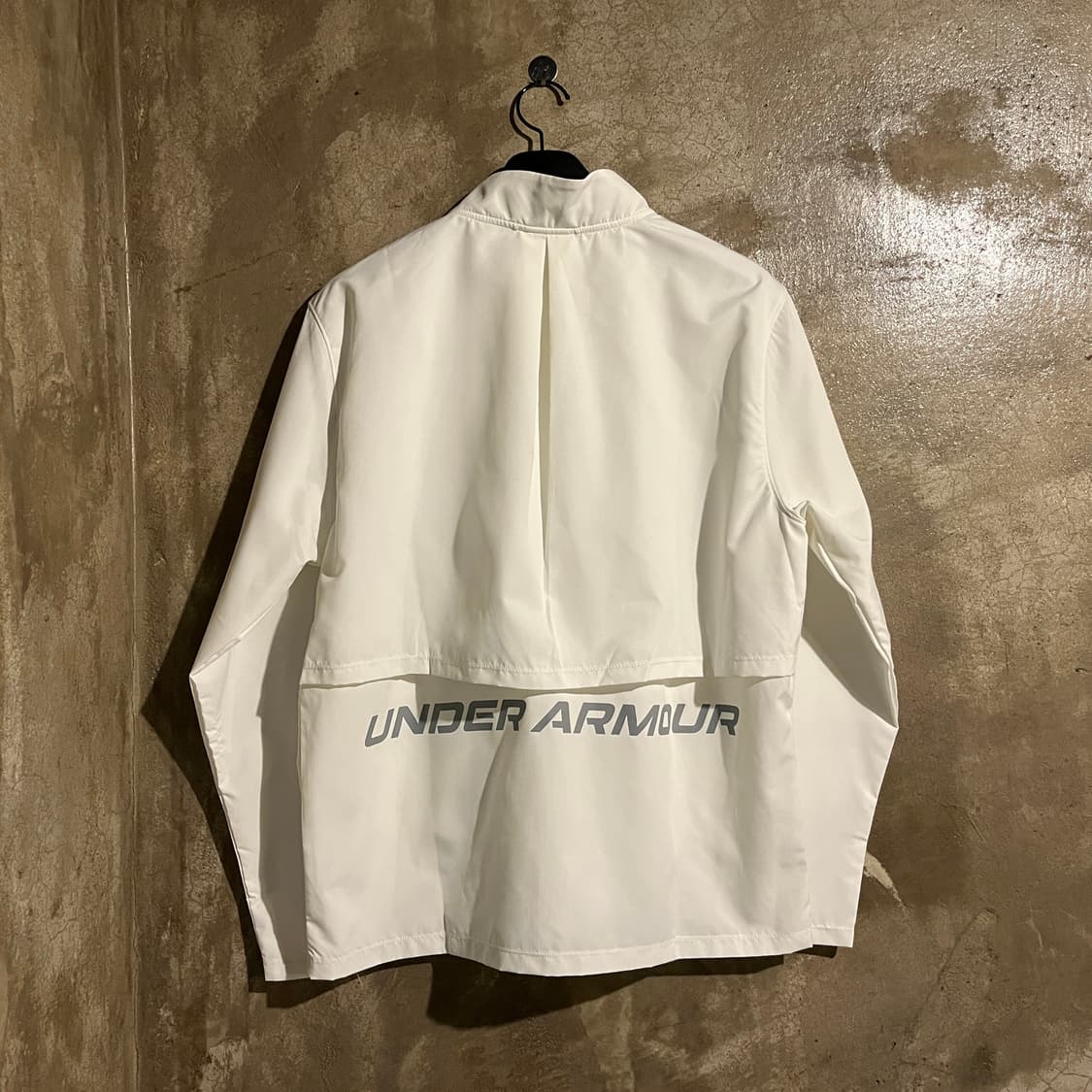 언더아머 바람막이 자켓 상품이미지4