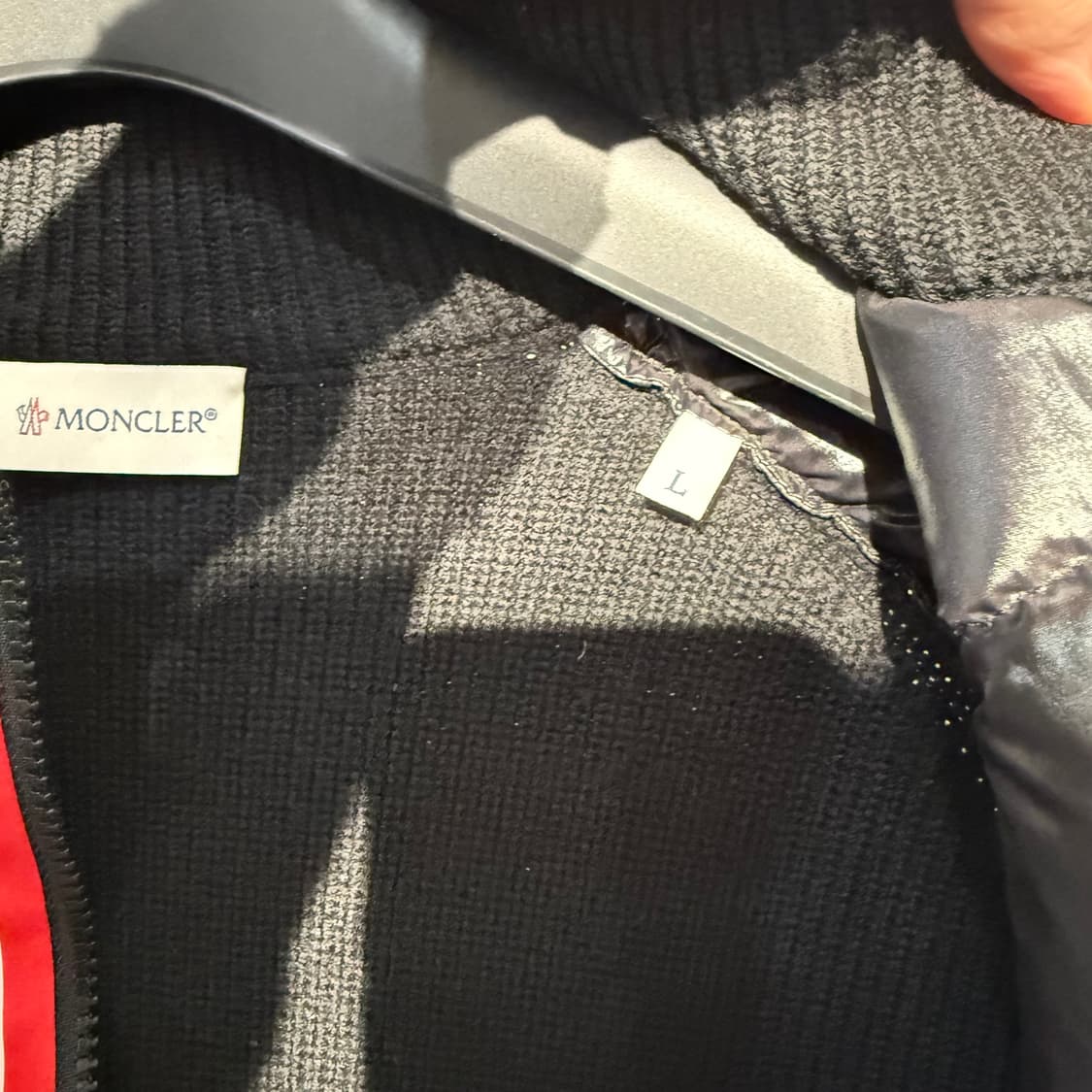 [정품] 몽클레어 삼선 유광 트리콧 와펜 니트패딩 L사이즈 상품이미지5
