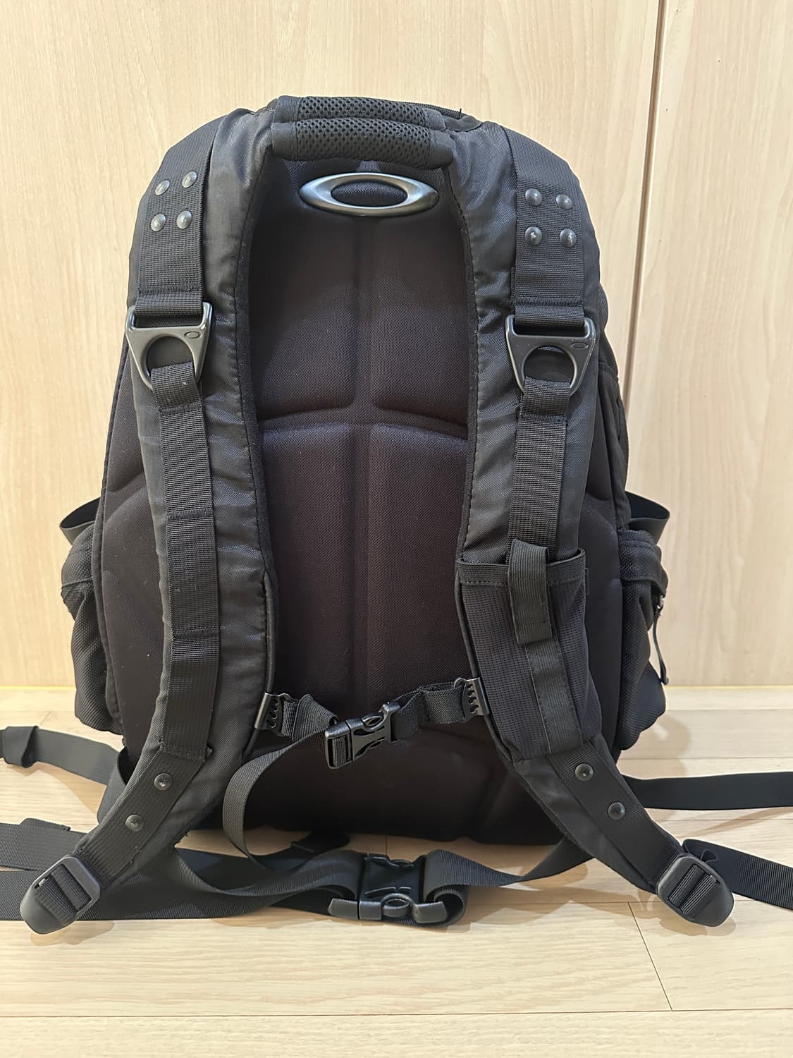 오클리 아이콘 3.0 테크니컬 백팩 블랙 상품이미지8