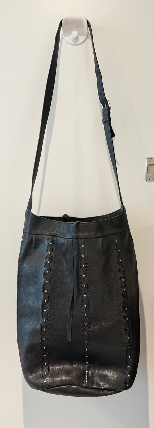 셀린느 스터드 버킷백 상품이미지4