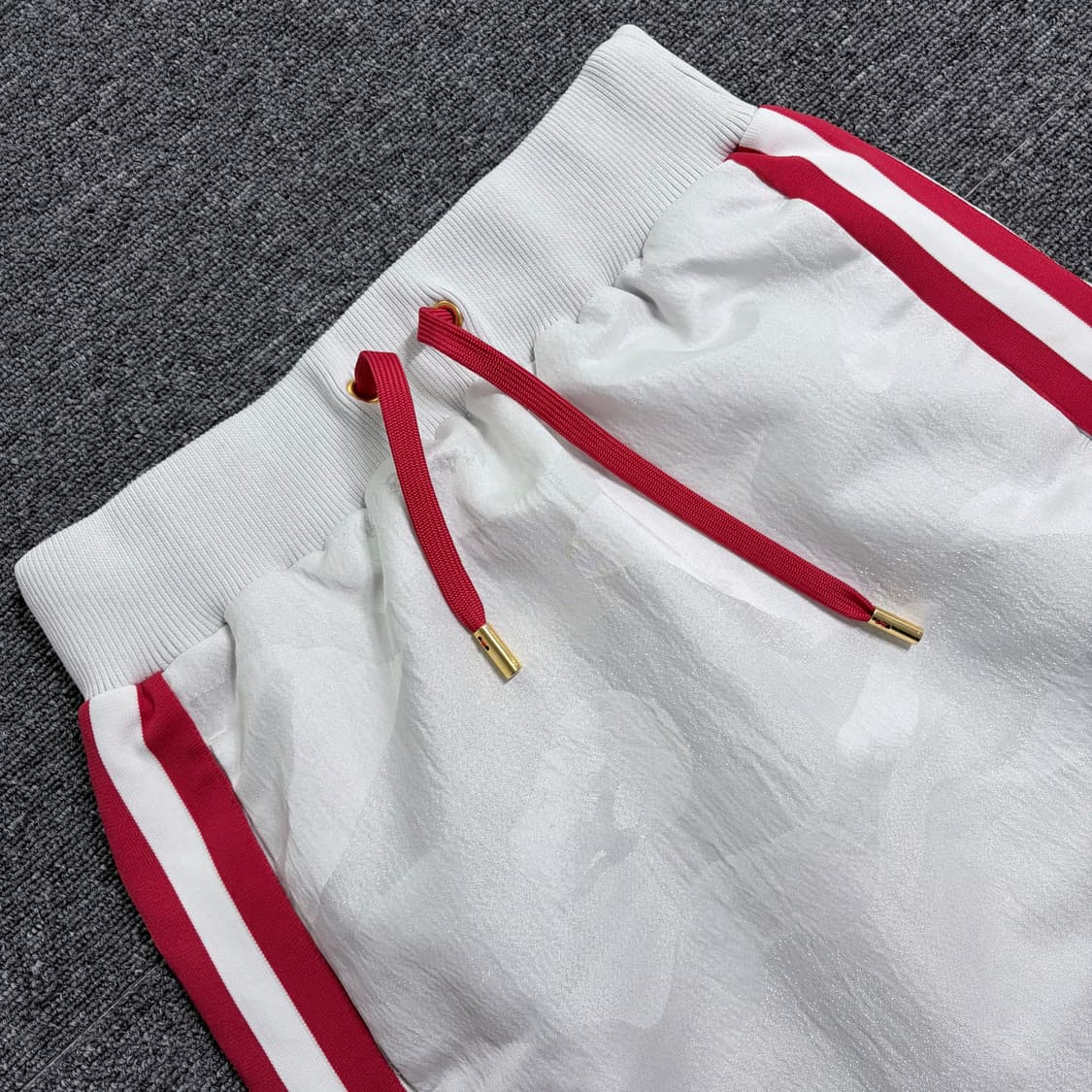 마크앤로나 화이트 카모 골프 스커트 상품이미지2