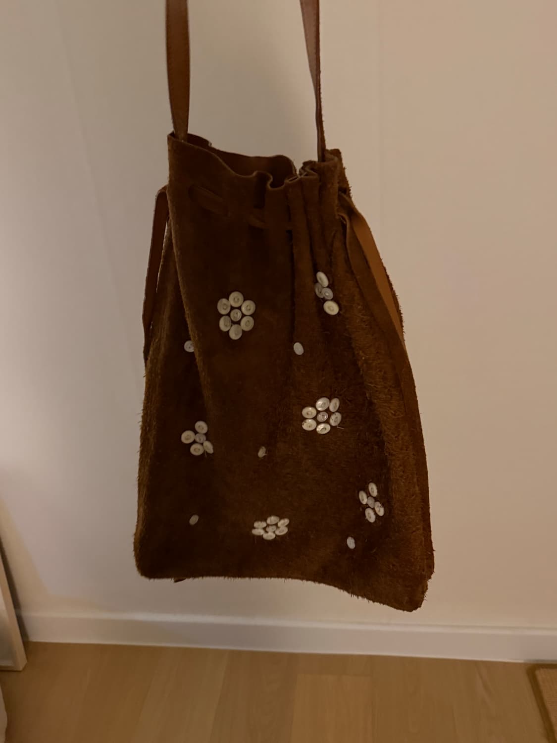 BODE 보디 스웨이드 플라워 숄더백 Bode Pearly Cinched 상품이미지7