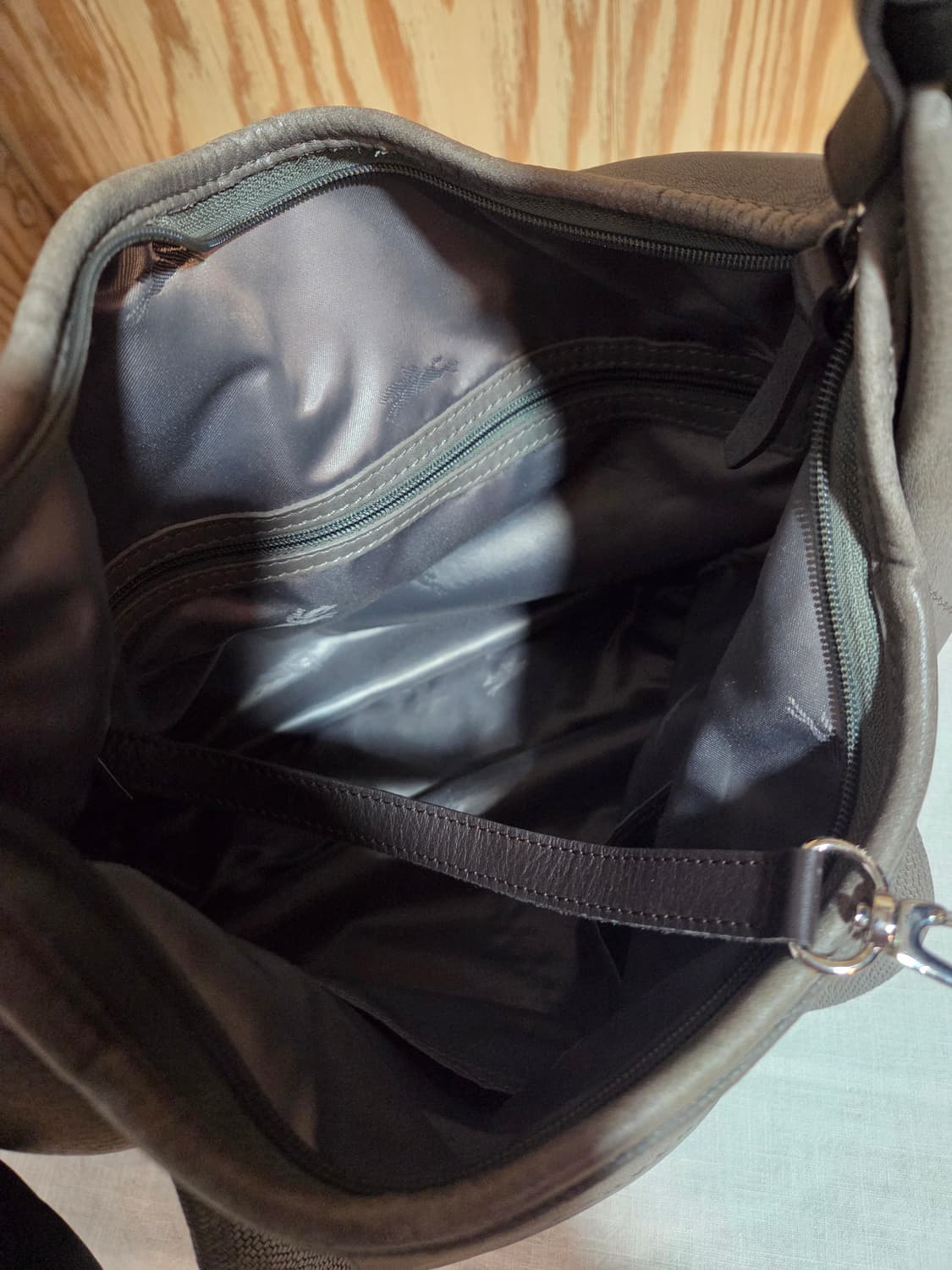 롱샴 가죽 호보백 그레이 상품이미지5