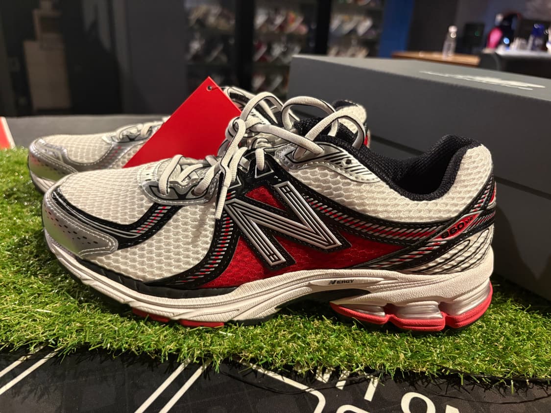 [새상품/280] 뉴발란스 860v2 35%이상할인판매 상품이미지3