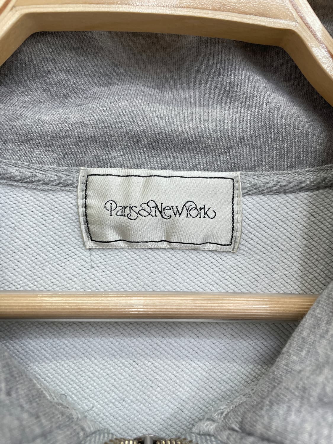 PARIS 자수 반집업 맨투맨 오버핏 상품이미지2