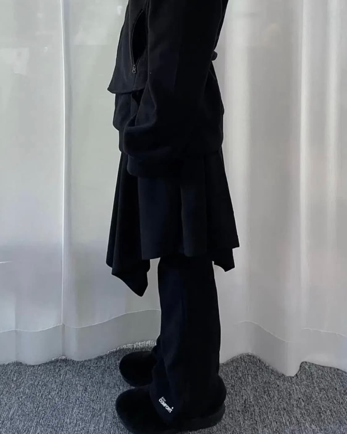 지초이 컴포트 23-001 플리스 플레어 스커트 블랙 상품이미지1