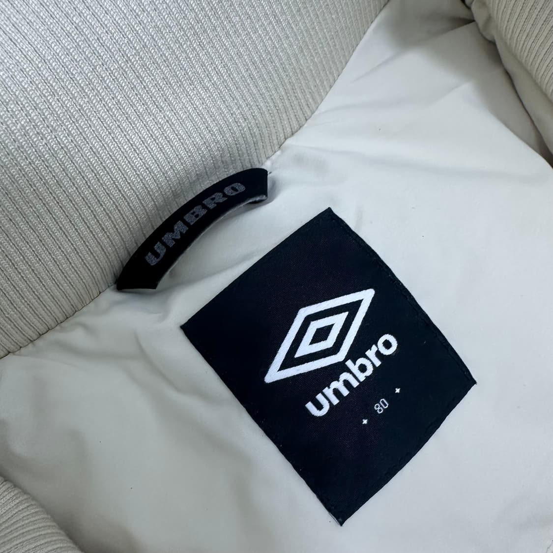 엄브로 여성 스카치 로고 크롭 패딩 점퍼 80(2XS) 상품이미지5